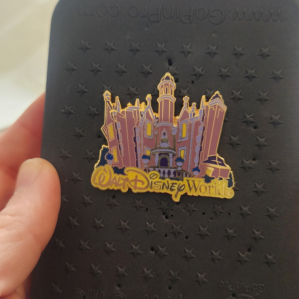 Walt Disney World Haunted Mansion Enamel Pin - Disney auctions LE 1000